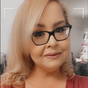 Meet your Posher, Renee